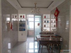 精装电梯房，120平3室2厅地暖，拎包入住1200元/月，建