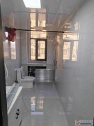 2楼精装，110平3室2厅地暖，全新25.8万，石佛小区