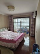 银杏国际，165平4室2厅2卫低价出售，有证可过户分期，仅需