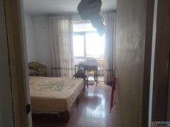 出租450元/月，3楼，88平3室1厅暖燃齐全拎包入住，连银