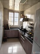 3.8万，72平2室1厅可直接拎包入住，卖菜坐车都特方便，常