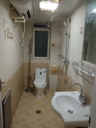 1楼15.8万，地暖，75平3室1厅一小附近，干净整洁拎包入