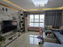 32万超值出售信托大厦电梯好楼层，136平，3室2厅2卫，精