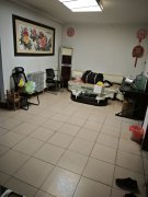 6.8万可得市区100平三室两厅有证拎包住