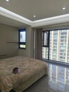 建业精装电梯房，122平3室2厅带车位，中楼层，暖燃齐拎包入